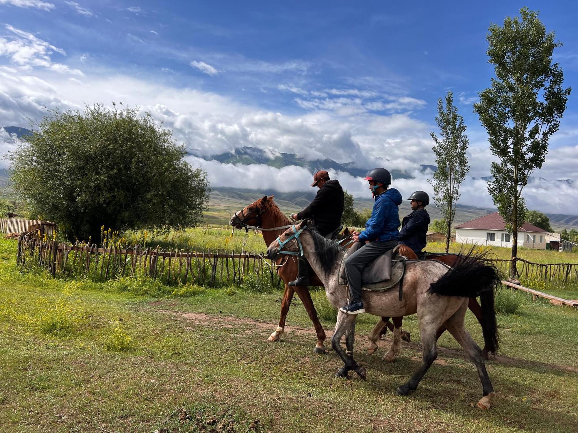 Kyzart Hotel & Horse Tours Bagysh Екстер'єр фото